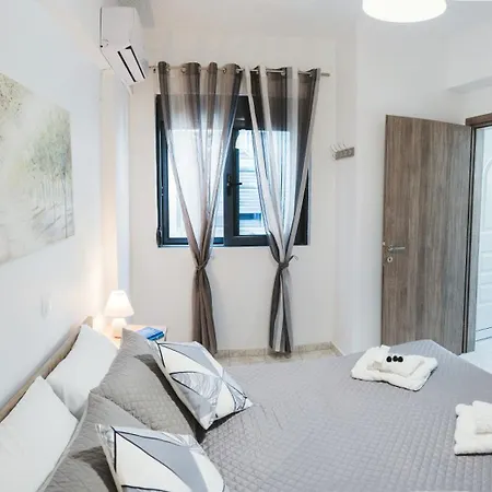 דירה Taxiarchis House ארכאנגלוס